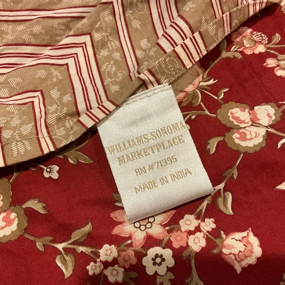 WILLIAMS SONOMA Red Tan Floral Stripe Tablecloth Cotton 70 x 108 Table Cloth